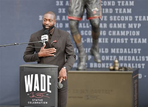 Las redes se mofan de la estatua en honor a Dwyane Wade: cualquier