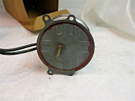 Synchron Electric Motor 220V 60 W 1RPM Model 660 823G 41 OFF