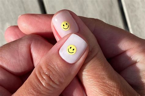 These 20 Smiley Face Nails Will Brighten Your Day Scratch