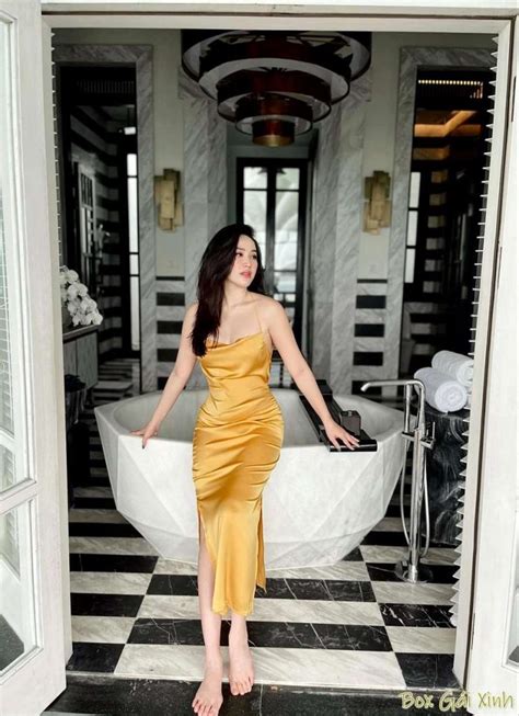 Nh B O Thy Bikini Quy N R V Ng C Ng T