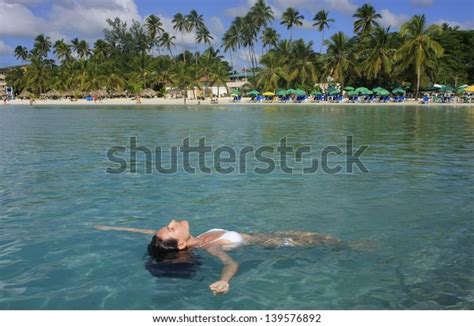 284 张 Chicas bikini 免版税照片和库存图片 Shutterstock