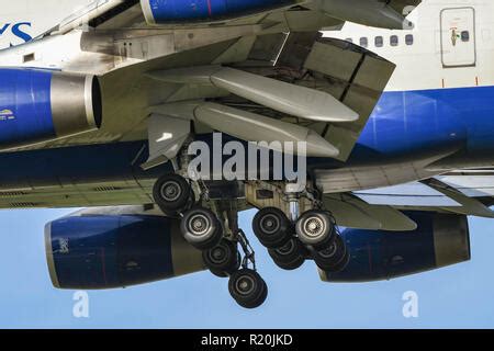 Wheels of a Boeing 747 aircraft Stock Photo - Alamy