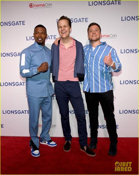 Photo Taron Egerton And Jamie Foxx Talk Robin Hood At Cinemacon