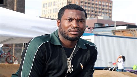 Whats The Story Behind Meek Mill Jail Sentence And Parole Controversy