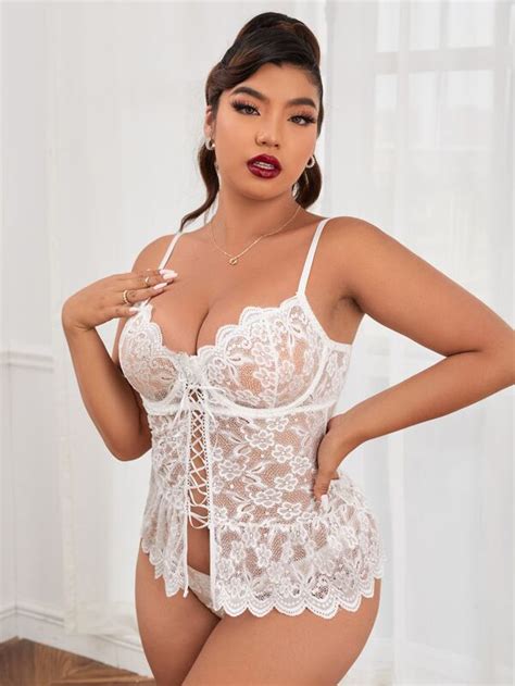 Classic Sexy Plus Floral Lace Scallop Trim Lace Up Front Lingerie Set