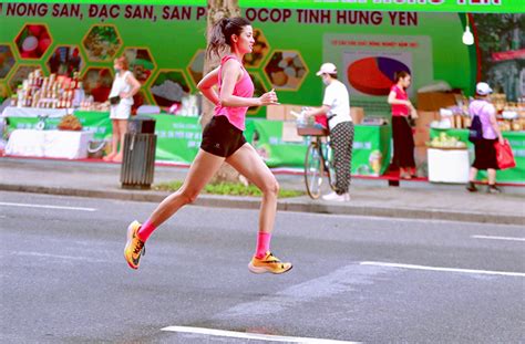 Hot Girl Ch Y B Thu Hi N Bi N H Nh G Y S T Tr N Ng Ch Y