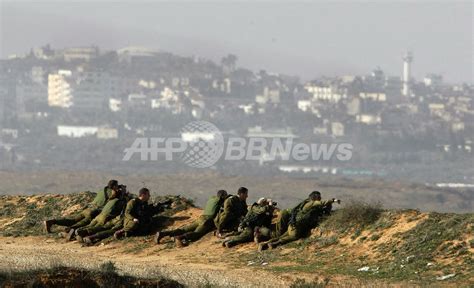 イスラエル軍の戦車など、ガザ地区との境界沿いに集結 写真10枚 国際ニュース：afpbb News