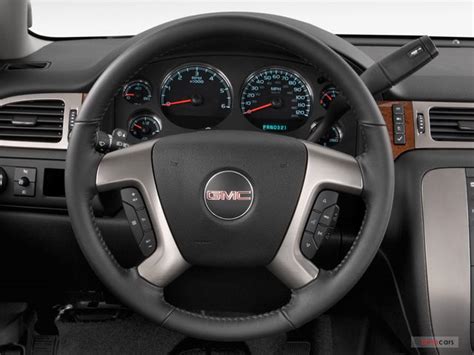 2010 GMC Yukon: 11 Interior Photos | U.S. News