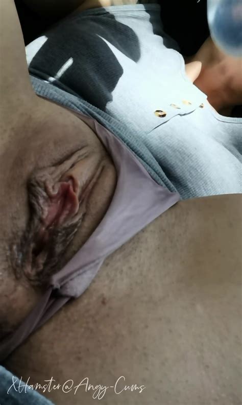 Sexy Milf Masturbates In Her Car