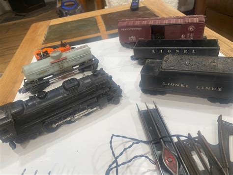 Set Of 1950s Lionel 027 Guage Train Set And Tracks Etsy