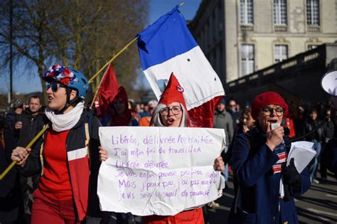 Macron Desperta Revolta Na Frana Truque De Mestre