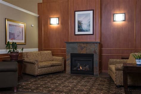 HOLIDAY INN EXPRESS & SUITES EVERETT - 40 Photos & 51 Reviews - 131 ...