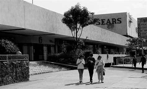 Plaza Universidad Satélite y Perisur Los primeros tres grandes