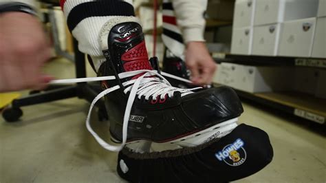 How To Tie Your Skates Howies Hockey Tape YouTube