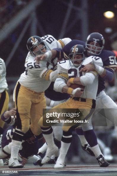 Super Bowl Ix Pittsburgh Steelers Rocky Bleier In Action Vs News Photo Getty Images