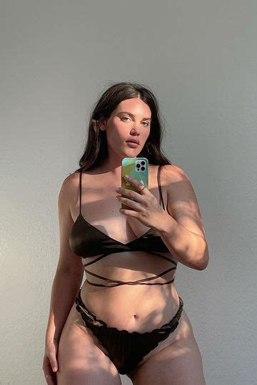 The 5 Prettiest Lingerie Trends We Re Spotting In 2021 Who What Wear