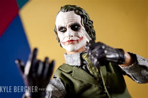Unified Communications Guerrilla Hot Toys 1 6th Scale Dark Knight