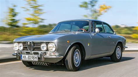 Alfa Romeo Giulia 1750 GTV Specs Performance Data FastestLaps