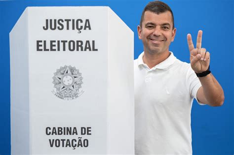 Furlani Vota Em Barra Mansa Acompanhado Do Atual Prefeito Rodrigo