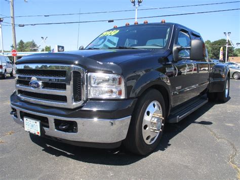 2006 Ford F 350 SD XL Crew Cab Long Bed 2WD DRW