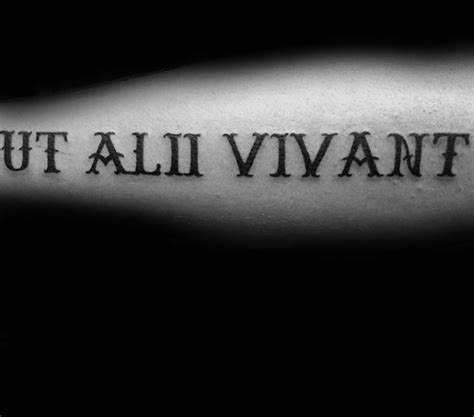 Tatouage Latin Et Phrase Latin Id Es G Niales