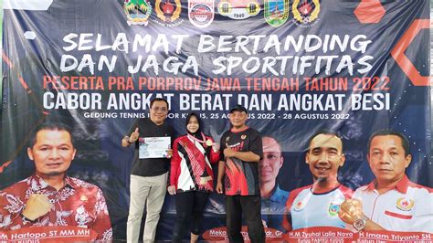 Raih 3 Medali Emas Semarang Juara Umum Kejuaraan Angkat Besi Pra