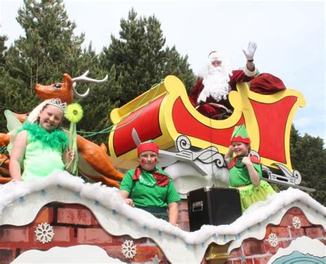 Thousands Line The Streets For Invercargill Christmas Parade Otago