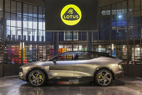 Lotus Eletre Il Suv Elettrico Svelato A Milano Autoblog