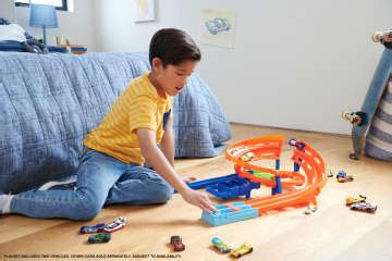 Hot Wheels Whip Around Raceway Mattel