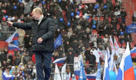 Vladimir Putin Gives Patriotic Speech To 130000 Praises Cold War