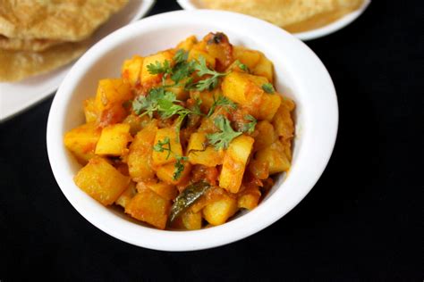 Potato Curry Recipe Aloo Curry Gravy For Chapathi Yummy Indian Kitchen