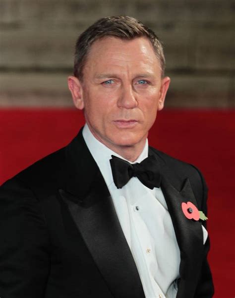 Daniel Craig Explains Why He Prefers To Go To Gay Clubs Ladbible