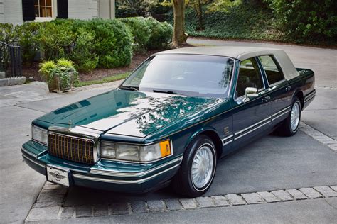 No Reserve 1993 Lincoln Town Car Executive For Sale On Bat Auctions Sold For 8500 On