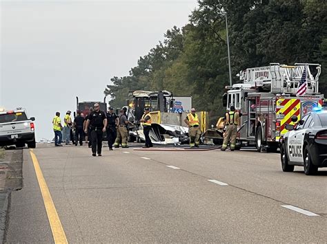 Suspect In Custody 1 Dead After Arkansas Chase Ends In Fiery Crash In