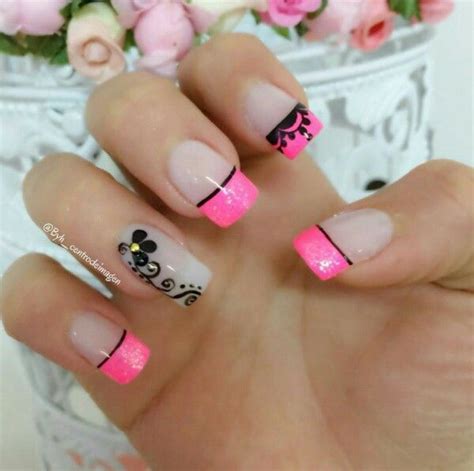 Decoracion En Fucsia U As Manos Y Pies Manicura De U As Manicura