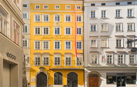 Mozart’s Birthplace: Sightseeing Attractions : salzburg.info