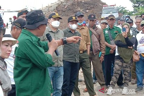 Ribuan Masyarakat Desa Hutan Siap Jaga Kawasan Hutan Karawang Dari