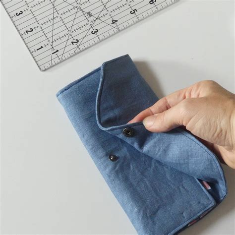 How to Sew a Fabric Wallet - Beginner-sewing.com