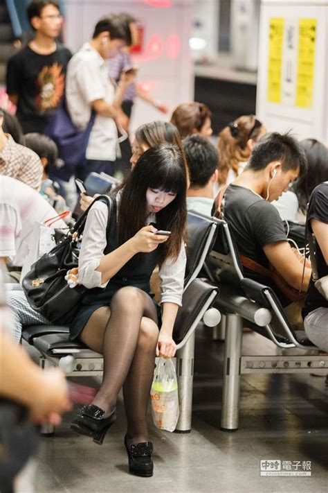 落漆！台鐵電車線掉落 影響萬人 生活 中時