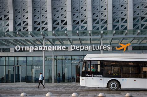 СМИ сообщили, что авиакомпании сократили летние планы полётов в Крым