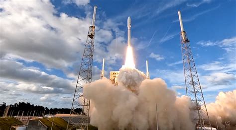 Atlas V rocket launches 2 communications satellites to orbit | Space