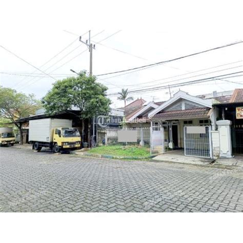 Dijual Rumah LT 200 LB 100 Di Araya Cluster Depan Row Jalan Lebar