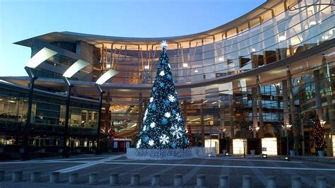 Christmas tree at Surrey Central Mall 1 by mc1964 on DeviantArt