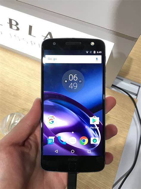 Moto Z, Moto Z Play & Moto Mods Available In Singapore From November ...