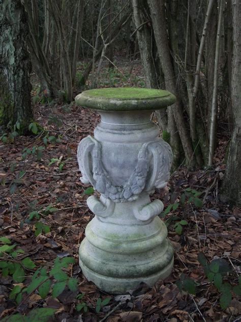 Vittoria Sundial Pedestal - New England Garden Company | New england