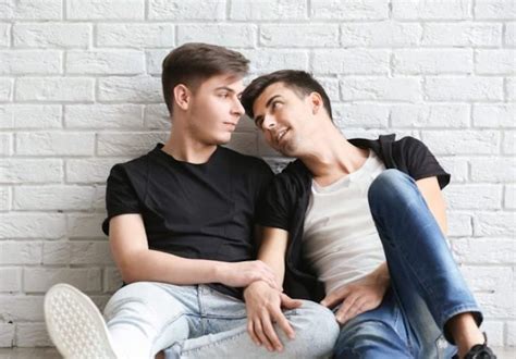 Papa Nos Descubre A Mi Hermano Y A Mi Citas Gay