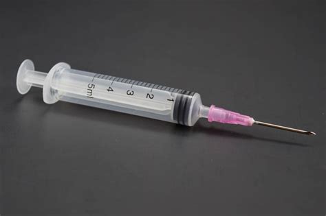 Air Titesterile Syringes With Needles Luer Lock Ml G Mm