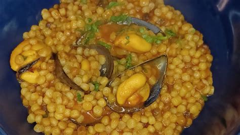 Fregula o fregola con le cozze - YouTube