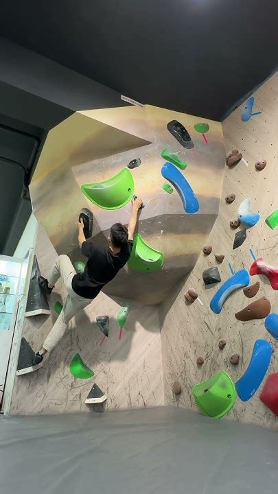 Fun V4 Corner Climb At The Gym Bouldering Climbing 抱石 攀岩 Youtube