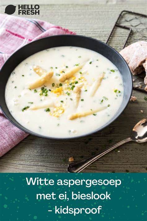 Witte Aspergesoep Met Ei Bieslook En Volkoren Rozijnenbroodje